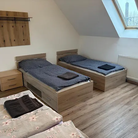 Podkrovni Se Spolecnym Bazenem Apartman