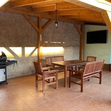 Podkrovni Se Spolecnym Bazenem Διαμέρισμα